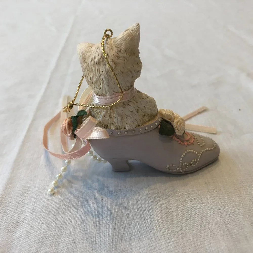 Kitty Cat Sitting in a Shoe Figurine Ornament